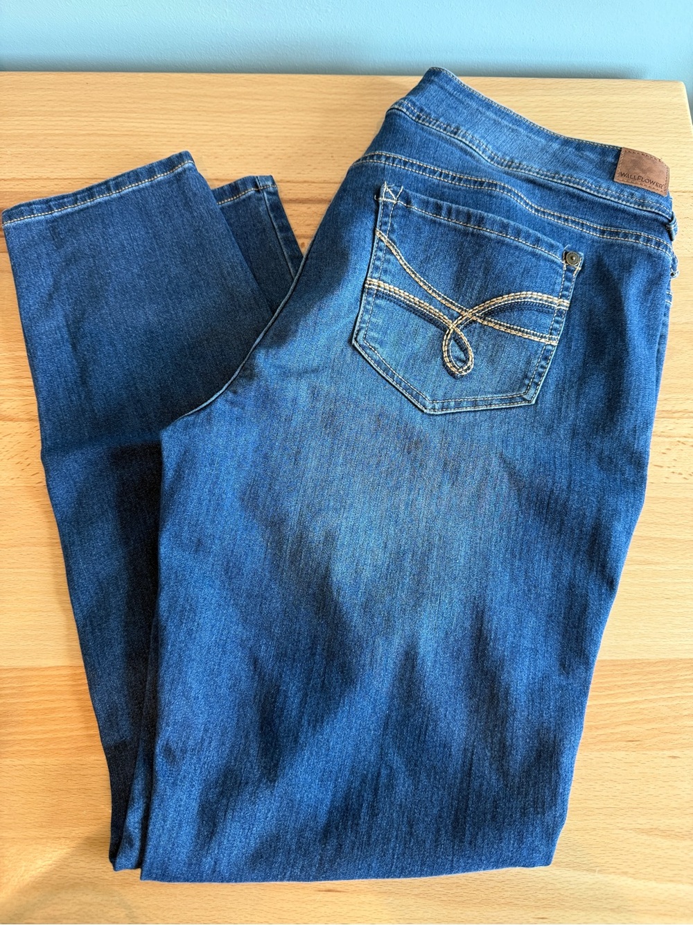 Wallflower Straight Leg Jeans in Medium Blue with Contrast Stitching